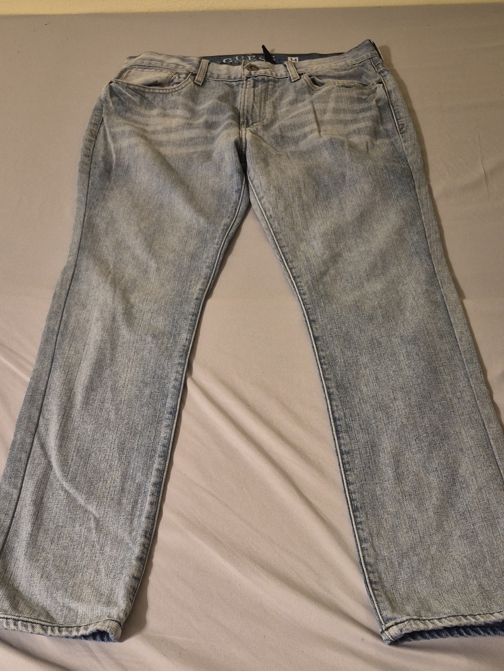 GUESS Men's Light Grey Wash Relaxed Jeans